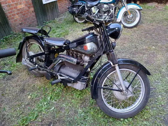 45-lecie BMW Veteran Club Toruń 2022 — zdjęcie 14 z 19