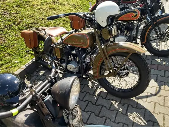 Rozpoczęcie sezonu Oldtimer Club Poland 2022 — zdjęcie 14 z 22
