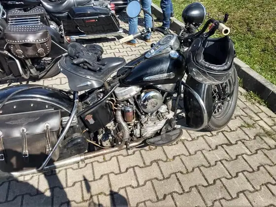 Rozpoczęcie sezonu Oldtimer Club Poland 2022 — zdjęcie 21 z 22